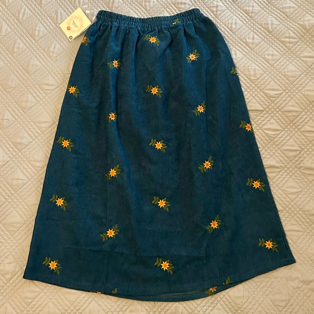 NWT, Women’s Floral Embroidered Teal Corduroy Skirt, Size XL (Fits like Medium)